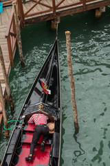 Que cherche ce gondolier