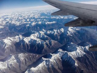 Mountain, sight from a airplane window. Berge, Sicht aus einem Flugzeugfenster.