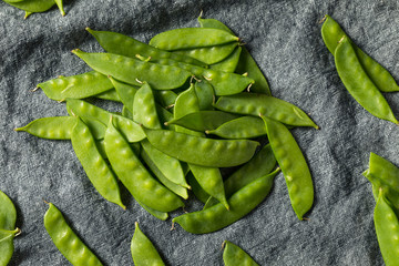 Raw Green Organic Snow Peas