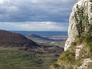 Schöne Landschaft und Felsen 