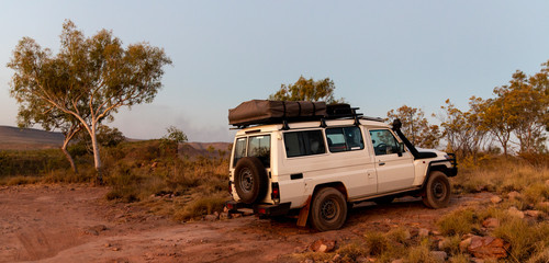 Obraz na płótnie Canvas Off-Road Vehicle in the Australian Outback