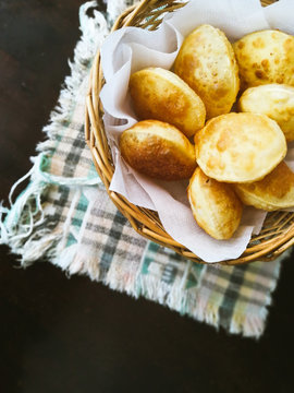 Indian Gujarati Food Puri Or Poori, Khasta Kachori,bedmi Poori,stuffed Daal Poori, Bedvi Poori.