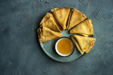 Dessert concept with pancakes