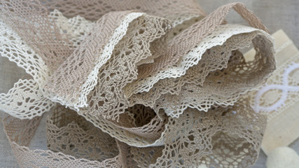 Linen lace