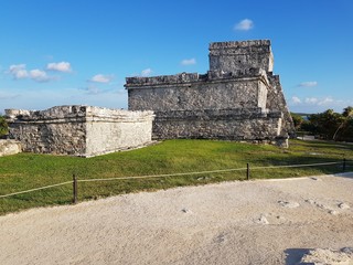 Fototapeta na wymiar Maya ruins