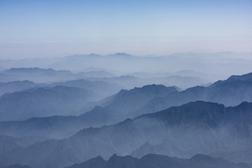 Obraz premium haze and layers of mountain landscape