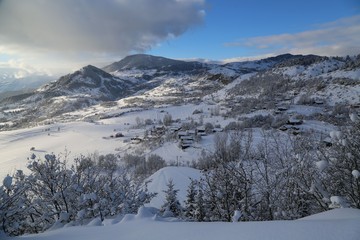 Fototapeta na wymiar spectacular snow scenes .artvin/savsat/turkey