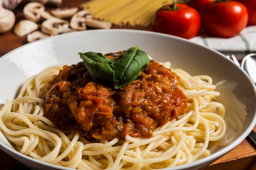 Bodegon de comida italiana, espagueti
