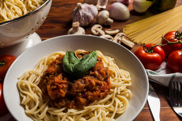 Bodegon de comida italiana, espagueti