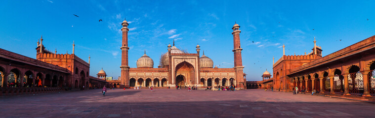 Fototapeta na wymiar Day trip to Jama Masjid, Old Delhi, Chandni Chowk, India
