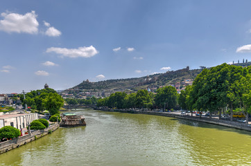 Fototapeta na wymiar Mtkvari River - Tbilisi, Georgia