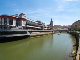 Bilbao estuary with the river market and the San Anton bridge