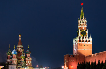 Fototapeta na wymiar Saint Basil's Cathedral at night, Moscow, Russia