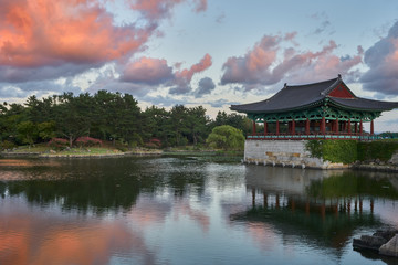 Obraz premium Anapji pond at sunset, Gyeongju, South Korea