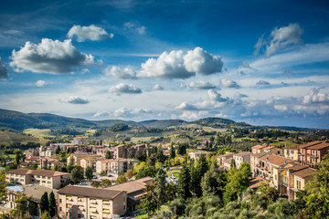 Fototapeta premium Beautiful autumn landscape in Tuscany. Near San Gimignano, Tuscany, Italy