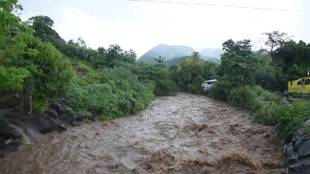 inondations &agrave; bouillante en guadeloupe