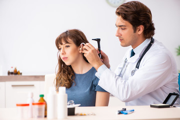 Patient with hearing problem visiting doctor otorhinolaryngologi