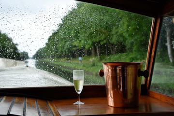 champagne bateau