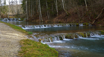 Wasserfaelle/Stromschnellen bei der Wimsener Höhle, Schwäbische Alb, Baden Württemberg, Deutschland