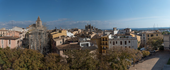 &Uuml;ber den D&auml;chern von Palma