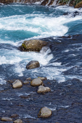 Stromschnelle beim Wasserfall Hraunafossar, Island