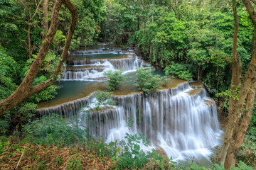 Fototapeta na wymiar Huai Mae Khamin Waterfall tier 4, Khuean Srinagarindra National Park, Kanchanaburi, Thailand