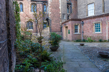 Magnificent Cambridge courtyard with spectacular architecture