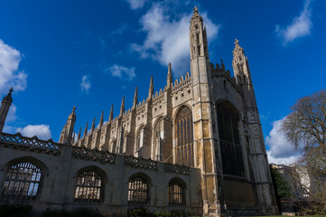 Obraz premium Cambridge City, United Kingdom - Exploring campus of Cambridge and its colleges on a summer day. Conceptual image of education and tourism.
