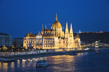 Obraz na płótnie Canvas Budapest parliament building