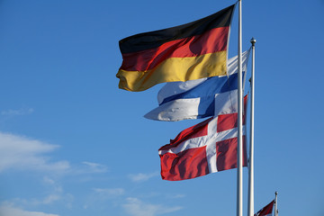 Flaggen von Deutschland, Finnland und Dänemark