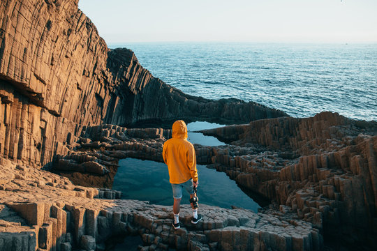 Fot&oacute;grafo en paisaje espectacular