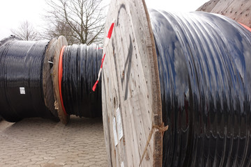 NRW 4.0, Rollen mit Glasfaserkabel zum Verlegen