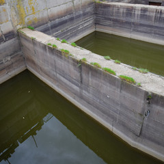 Buffer tanks at the waterway opening gateways