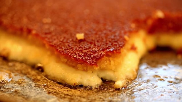 Although it is a sweet known as the origin Hatay, it is different with the way it is made in Mersin. kunefe