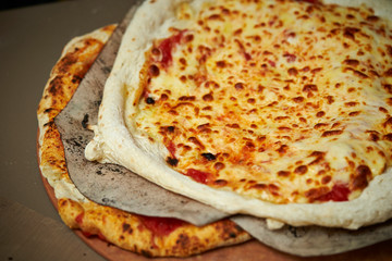 Baked cheese pizza 