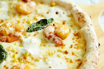 Shrimp and corn pizza 