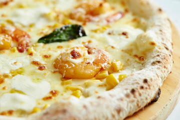 Shrimp and corn pizza 