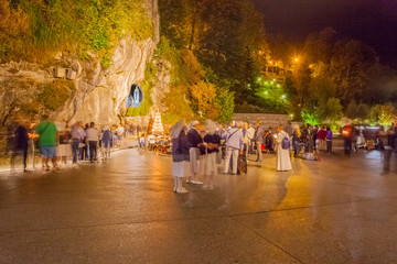 Grotte de Massabielle, Lourdes, France  - obrazy, fototapety, plakaty