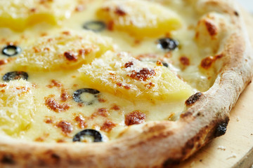 Olive and pineapple pizza 