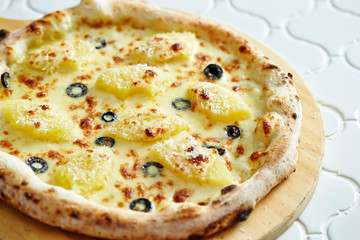 Olive and pineapple pizza 