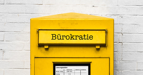 Bürokratie Briefkasten