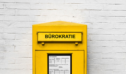 Bürokratie Briefkasten