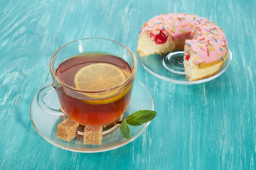 Breakfast invigorating tea with mint and lime