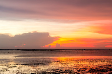 Fototapeta premium beautiful seascape, sunset above the sea