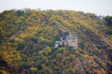Fototapeta na wymiar Katz castle in Goarhausen, view from Sankt Goar, Germany