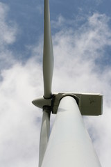 Windkraftanlage von unten