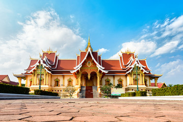 Obraz premium Stunning view of the beautiful Wat That Luang Neua with gold-colored decorations. The Wat That Luang Neua is located in the centre of the city of Vientiane, Laos.