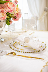 Romantic and exquisite western restaurant environment background material / tableware on the table