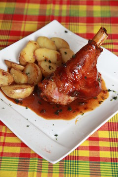 Souris d'Agneau et sa grenailles de pommes de terre