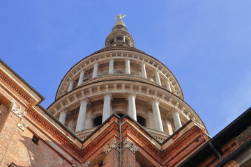 CUPOLA BASILICA SAN GAUDENZIO A NOVARA IN ITALIA 